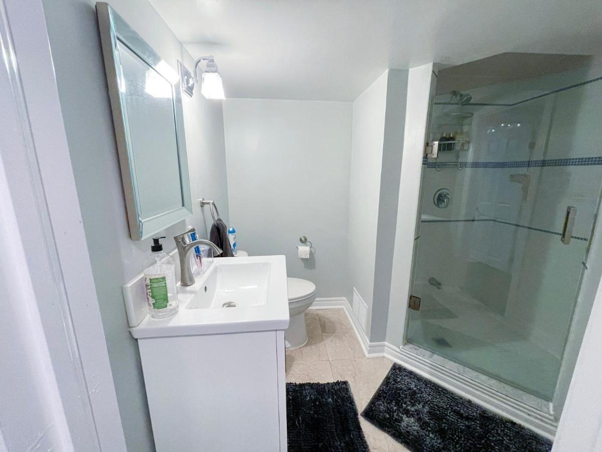 تورونتو Spacious & Renovated 1Bd Suite W/Parking المظهر الخارجي الصورة